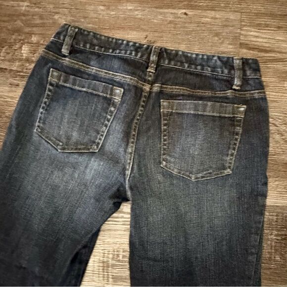 Ann Taylor Dark Blue Bootcut Jeans with Gold Sequined Floral Embroidery Size 6 - Picture 8 of 11